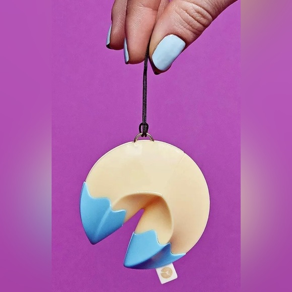 Lucky Fortune x4 Wear Your Luck Fortune Cookie Chinese Take-Out Box Series1 - Picture 5 of 7